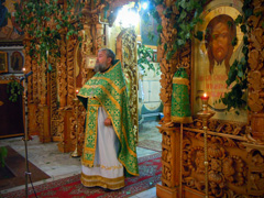 Богослужение в праздник Пятидесятницы. Увеличить изображение. Размер айла: 308,1 Kb [800X600]