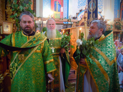 Богослужение в праздник Пятидесятницы. Увеличить изображение. Размер айла: 299,8 Kb [800X600]