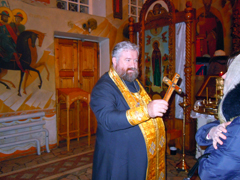 Молодежь города приложилась к Поясу Пресвятой Богородицы в Самаре. Увеличить изображение: 231,06 Kb [800X600]