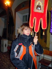 Молодежь города приложилась к Поясу Пресвятой Богородицы в Самаре. Увеличить изображение: 246,67 Kb [600X800]