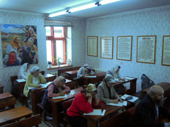 Выпускной экзамен в Школе катехизаторов.Увеличить изображение. Размер файла: 211,45 Kb [800X600]