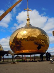 Работы по реконструкции куполов Боровецкой церкви. Увеличить изображение. Размер файла: 204,4 Kb [600X800]