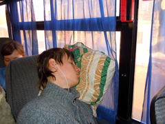 Молодежь города приложилась к Поясу Пресвятой Богородицы в Самаре. Увеличить изображение: 239,08 Kb [800X600]