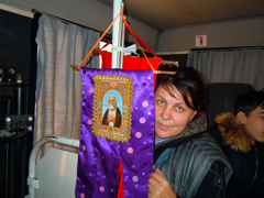 Молодежь города приложилась к Поясу Пресвятой Богородицы в Самаре. Увеличить изображение: 213,15 Kb [800X600]