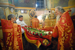 Богослужения в праздник Светлого Христова Воскресения. Увеличить изображение. Размер файла: 265,79 Kb [800X536]