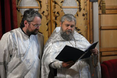 Ночное Божественная Литургия в Боровецком храме г. Набережные Челны. Увеличить изображение. Размер файла: 121,76 Kb [800X536]