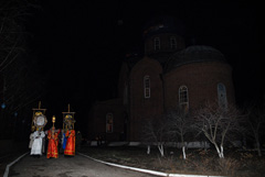 Богослужения в праздник Светлого Христова Воскресения. Увеличить изображение. Размер файла: 132,2 Kb [800X536]