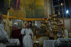 Ночное Божественная Литургия в Боровецком храме г. Набережные Челны. Увеличить изображение. Размер файла: 117,14 Kb [800X536]