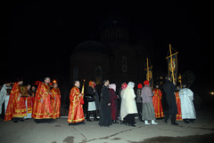 Богослужения в праздник Светлого Христова Воскресения. Увеличить изображение. Размер файла: 142,27 Kb [800X536]