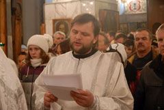 Ночное Божественная Литургия в Боровецком храме г. Набережные Челны. Увеличить изображение. Размер файла: 93,61 Kb [800X536]