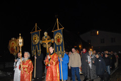 Богослужения в праздник Светлого Христова Воскресения. Увеличить изображение. Размер файла: 161,63 Kb [800X536]