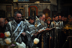 Утреня Великой субботы с чином погребения. Увеличить изображение. Размер файла: 221,38 Kb [800X536]