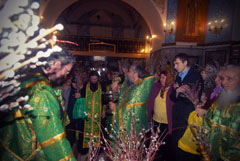 Богослужения Вербного воскресенья. Увеличить изображение. Размер файла: 138,41 Kb [800X536]