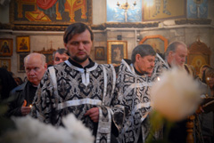 Утреня Великой субботы с чином погребения. Увеличить изображение. Размер файла: 176,76 Kb [800X536]