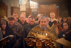 Утреня Великой субботы с чином погребения. Увеличить изображение. Размер файла: 160,99 Kb [800X536]