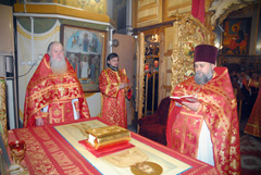 Богослужения в праздник Светлого Христова Воскресения. Увеличить изображение. Размер файла: 292,34 Kb [800X536]