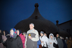 Утреня Великой субботы с чином погребения. Увеличить изображение. Размер файла: 181,4 Kb [800X536]