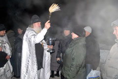 Ночное Божественная Литургия в Боровецком храме г. Набережные Челны. Увеличить изображение. Размер файла: 92,6 Kb [800X536]