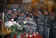 Утреня Великой субботы с чином погребения. Увеличить изображение. Размер файла: 255,24 Kb [800X536]