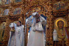 Поздняя праздничная литургия. Увеличить изображение. Размер файла: 174,38 Kb [800X536]