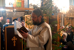 Рождественское ночное богослужение. Увеличить изображение. Размер файла: 159,52 Kb [800X536]