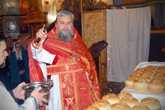 Богослужения в праздник Светлого Христова Воскресения. Увеличить изображение. Размер файла: 235,52 Kb [800X536]