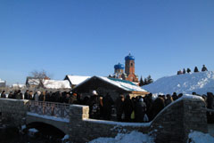 Боровецкий родник в день праздника Крещения Господня. Увеличить изображение. Размер файла: 101,37 Kb [800X536]