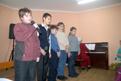 Праздник Рождества в детской воскресной школе. Увеличить изображение. Размер файла: 115,57 Kb [800X536]