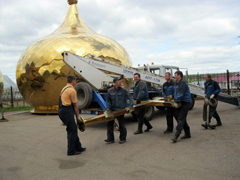 Работы по реконструкции куполов Боровецкой церкви. Увеличить изображение. Размер файла: 174,65 Kb [800X600]