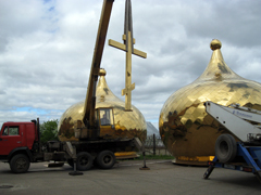 Работы по реконструкции куполов Боровецкой церкви. Увеличить изображение. Размер файла: 163,8 Kb [800X600]