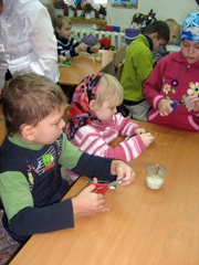 Детская воскресная школа готовиться к встрече Рождества.Увеличить изображение. Размер файла: 171,68 Kb [600X800]