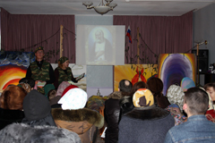 Выступление театральной студии "12". Увеличить изображение. Размер файла: 381,64 Kb [800X533]