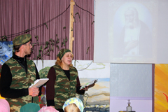 Выступление театральной студии "12". Увеличить изображение. Размер файла: 406,68 Kb [800X533]