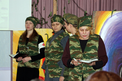 Выступление театральной студии "12". Увеличить изображение. Размер файла: 373,39 Kb [800X533]