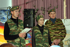 Выступление театральной студии "12". Увеличить изображение. Размер файла: 458,39 Kb [800X533]