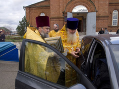 Мощи св. Киприана и Иустинии и мученицы Варвары в Свято-Вознесенском соборе. Увеличить изображение. Размер файла: 467,82 Kb [800X600]