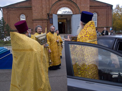 Мощи св. Киприана и Иустинии и мученицы Варвары в Свято-Вознесенском соборе. Увеличить изображение. Размер файла: 506,1 Kb [800X600]