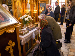 Мощи св. Киприана и Иустинии и мученицы Варвары в Свято-Вознесенском соборе. Увеличить изображение. Размер файла: 539,02 Kb [800X600]