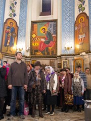 Мощи св. Киприана и Иустинии и мученицы Варвары в Свято-Вознесенском соборе. Увеличить изображение. Размер файла: 570,76 Kb [600X800]