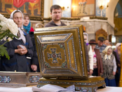 Мощи св. Киприана и Иустинии и мученицы Варвары в Свято-Вознесенском соборе. Увеличить изображение. Размер файла: 439,81 Kb [800X600]