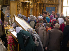 Мощи св. Киприана и Иустинии и мученицы Варвары в Свято-Вознесенском соборе. Увеличить изображение. Размер файла: 491,56 Kb [800X600]