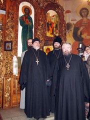 Визит Владыки в Закамское благочиние. Увеличить изображение. Размер файла:272,07 Kb [600X800]