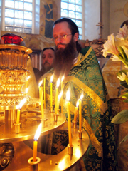 Визит Владыки в Закамское благочиние. Увеличить изображение. Размер файла:281,97 Kb [600X800]