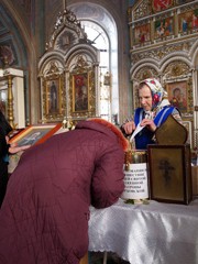 Мощи св. Матроны в Елабуге. Увеличить изображение. Размер файла: 481,11 Kb [600X800]