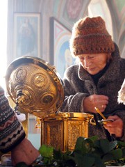 Мощи св. Матроны в Елабуге. Увеличить изображение. Размер файла: 469,01 Kb [600X800]