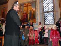 Дети детского сада посетили храм. Увеличить изображение. Размер файла: 507,43 Kb [800X600]