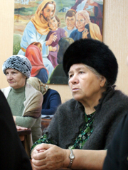 Настоятель провел собрание с работниками по храму. Увеличить изображение. Размер файла: 209,11 Kb [600X800]