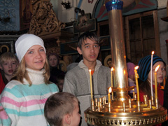 Причастие детей воскресной школы. Увеличить изображение. Размер файла:431,21 Kb [800X600]