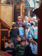 Причастие детей воскресной школы. Увеличить изображение. Размер файла:485,37 Kb [600X800]