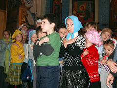 Причастие детей воскресной школы. Увеличить изображение. Размер файла:505,21 Kb [800X600]